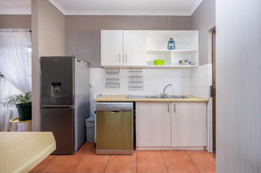 To Let 3 Bedroom Property for Rent in Sonstraal Heights Western Cape